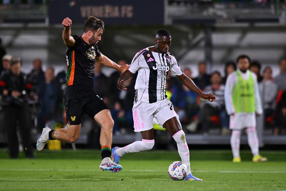 格拉斯纳：我们和曼联预期进球最高，三后卫是很好的进攻体系